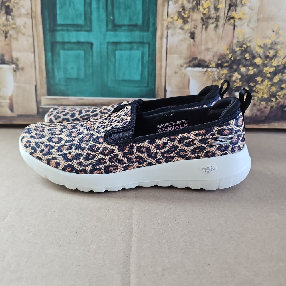 Skechers Go Walk Joy Fiery Leopard Slip On Shoes 124097 Women's Size 9
